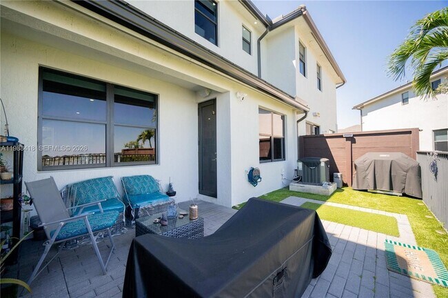 Building Photo - 15785 NW 91st Ct