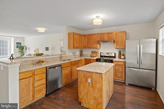 Building Photo - 16140 Edenwood Dr