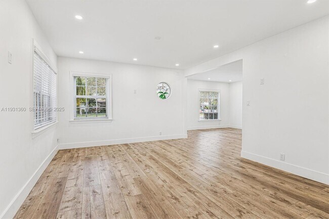 Building Photo - 3002 Segovia St