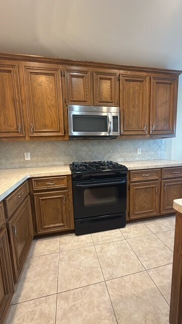Building Photo - 2122 Thorn Berry Creek Ln