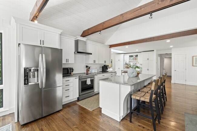 Building Photo - 65 Starboard Ln