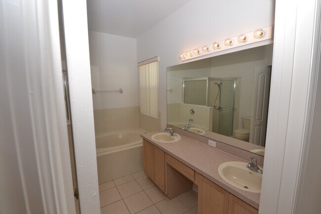 Building Photo - Fantastic Lake Nona area 4 B/2B Home ~ New...