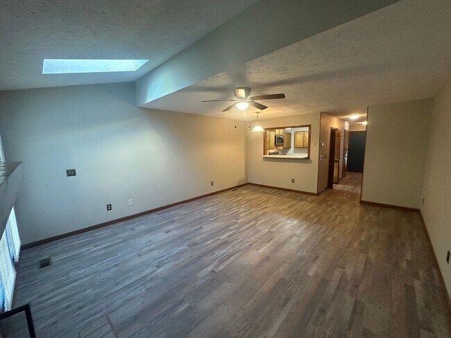 Building Photo - 1202 Huntsman