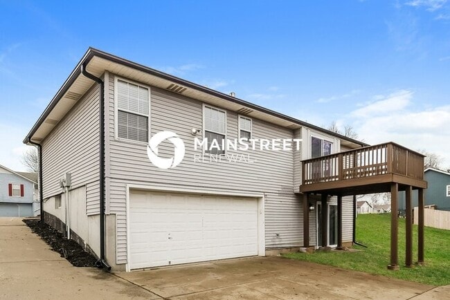 Building Photo - 4 Bedroom Pet-Friendly Home in BLUE SPRINGS, MO with Main Street Renewal