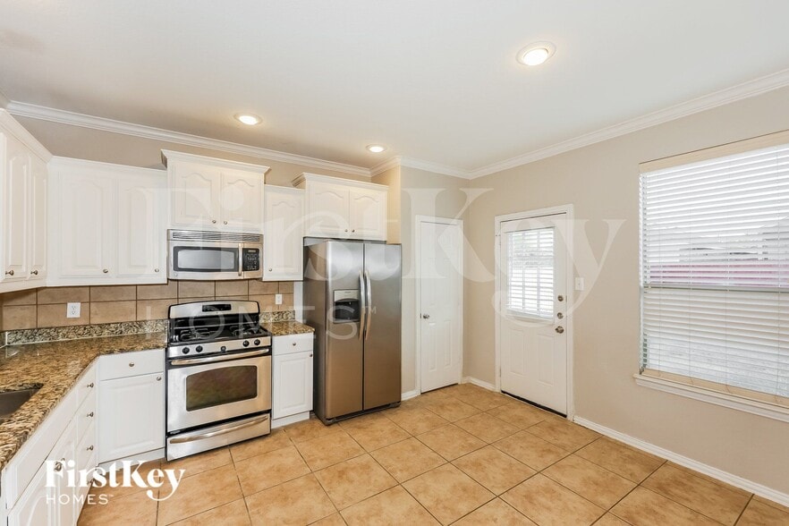Building Photo - 3040 Thicket Bend Ct