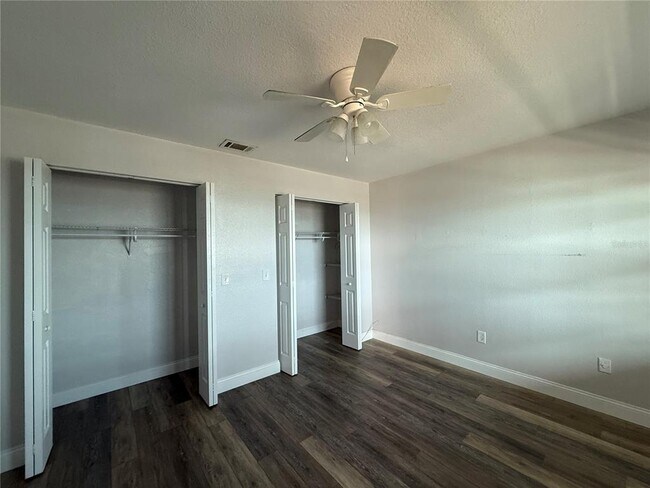 Building Photo - 2256 S Ocean Shore Blvd