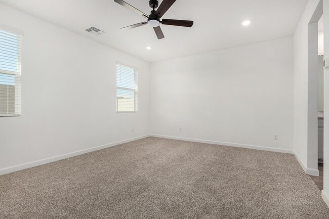 Building Photo - 17824 W Vogel Ave