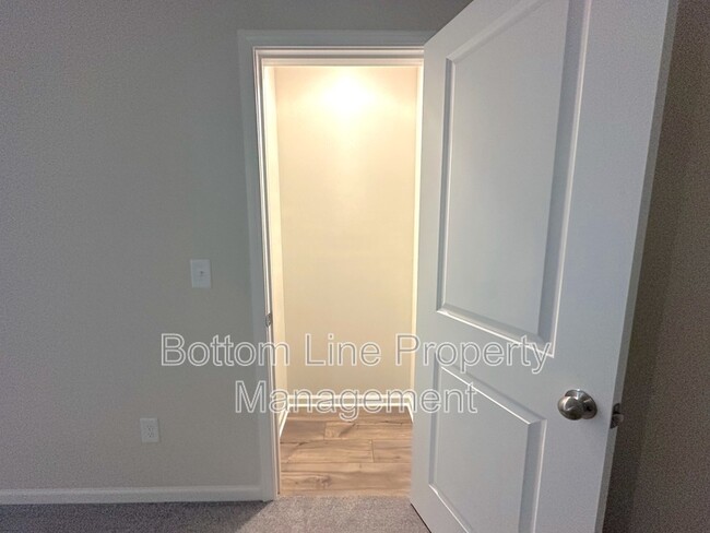 Building Photo - 4475 Potters Wheel Dr