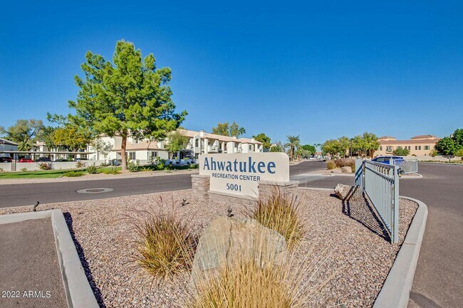 Building Photo - Beautiful 55+ Ahwatukee neighborhood spacious 2/br 2/ba home -  Rent Includes membership to Ahwat...