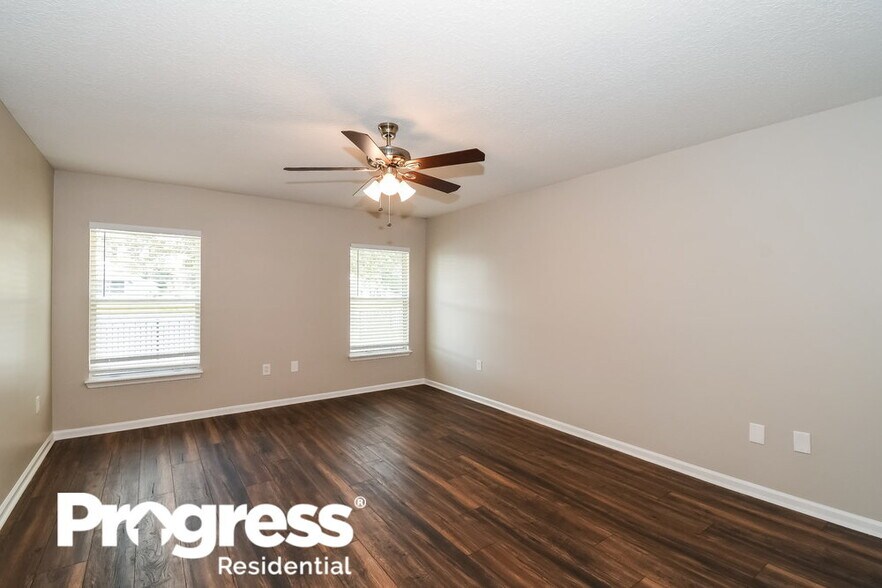 Building Photo - 14064 Fish Eagle Dr E