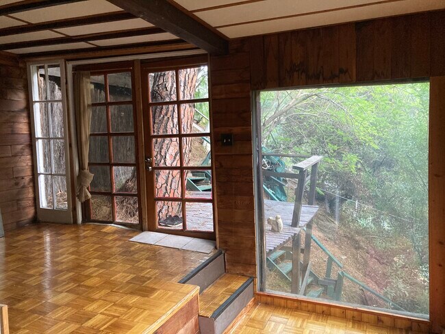 Building Photo - 2252 Laurel Canyon Blvd