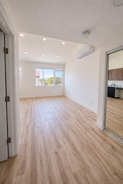 Interior Photo - The Adelaide