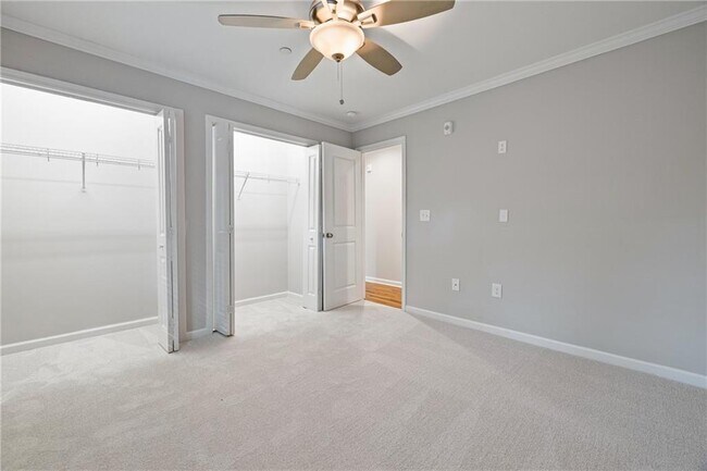 Building Photo - 305 Winding River Dr