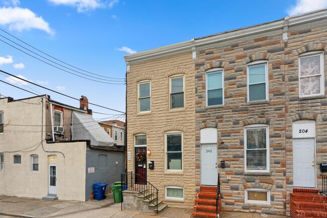 Building Photo - 200 N Glover St