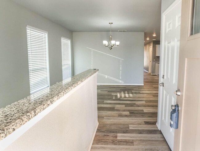 Building Photo - 1107 N Englewood Ave