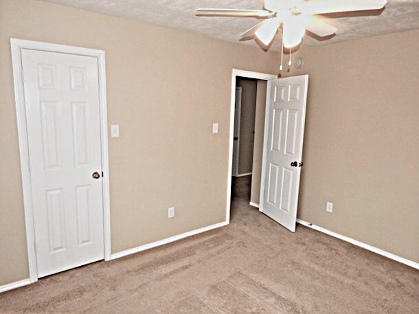 Building Photo - 22211 Hesse Ct