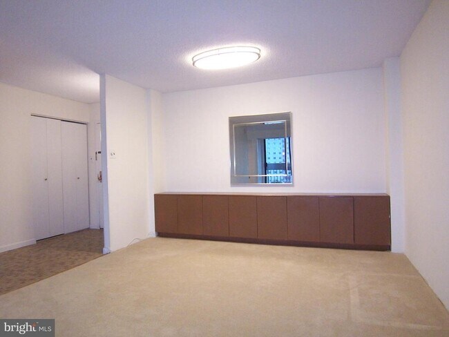 Building Photo - 5300 Holmes Run Pkwy