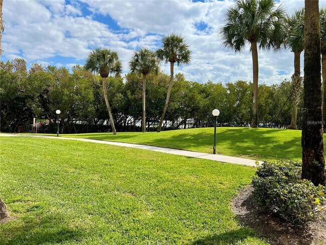 Building Photo - 1328 Pasadena Ave S