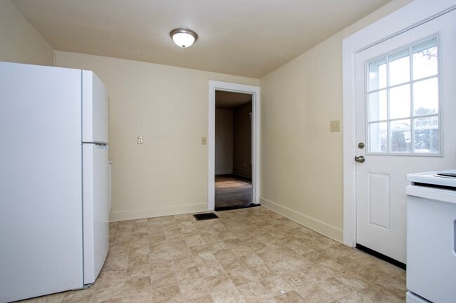 Building Photo - Three bedroom duplex