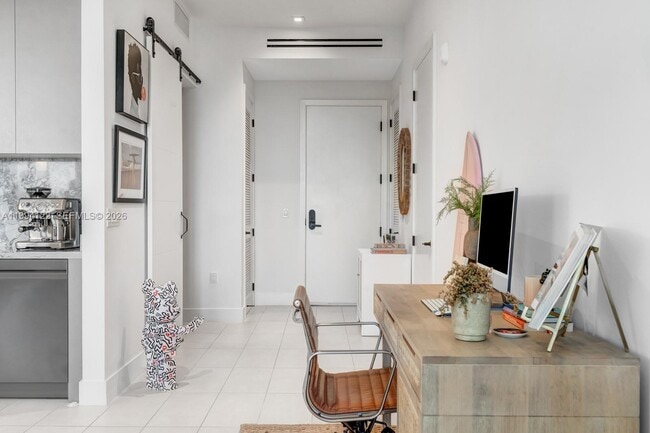 Building Photo - 1030 15th St