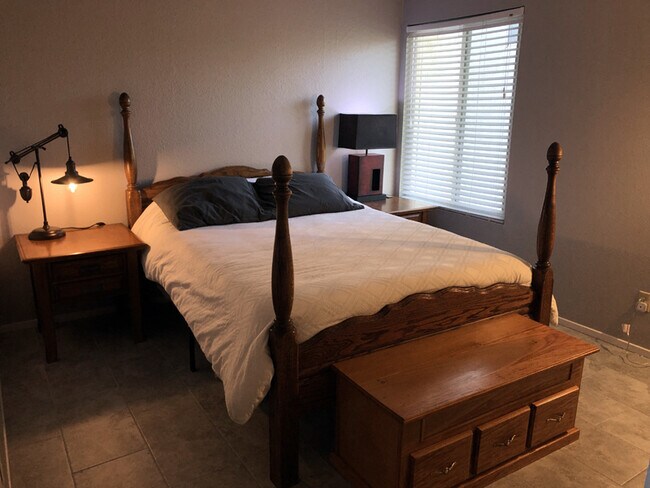 Building Photo - 870 Avenue B