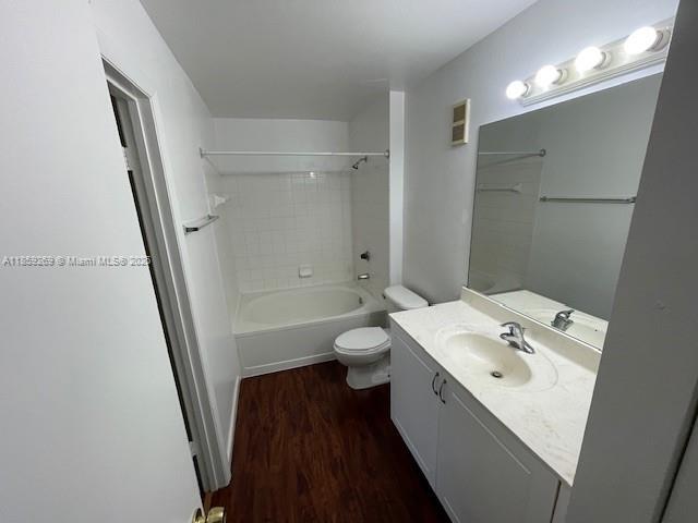 Building Photo - 4815 Via Palm Lakes