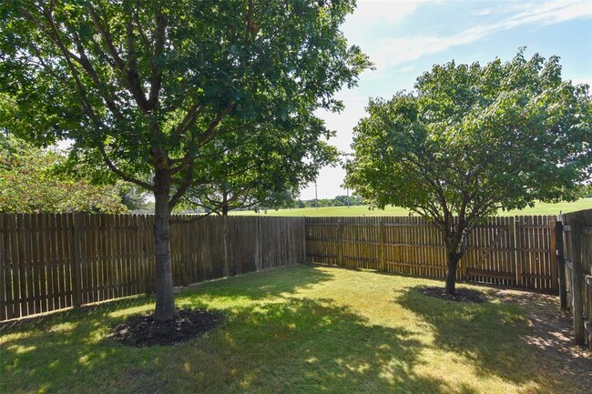 Building Photo - 13400 Briarwick Dr