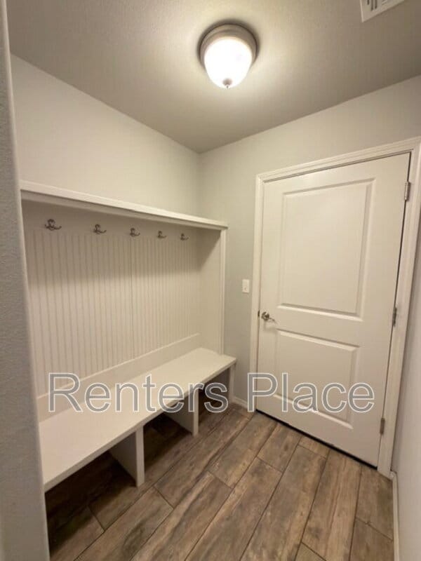 Building Photo - 1402 E New Orleans Pl