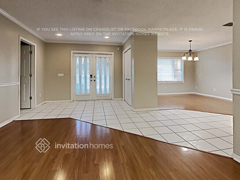 Building Photo - 9102 Regents Park Dr