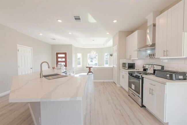 Building Photo - 10274 Porto Rico Rd