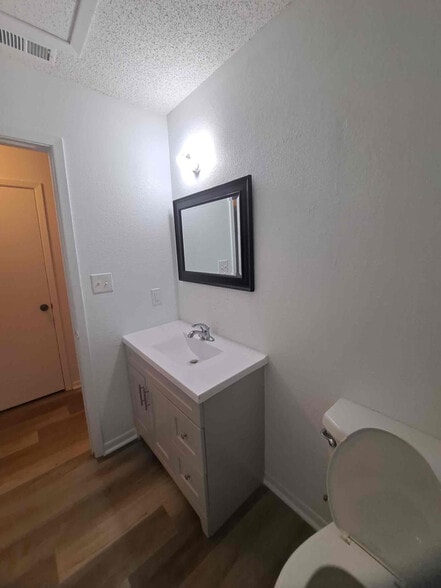 Building Photo - 800 2nd St