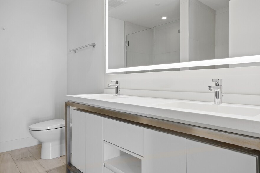 Building Photo - 2000 Metropica Way