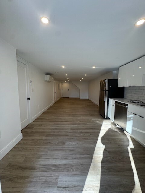 Building Photo - 507 Main St