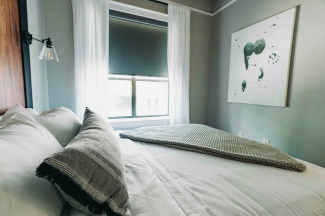 Building Photo - 315 N Rollston Ave