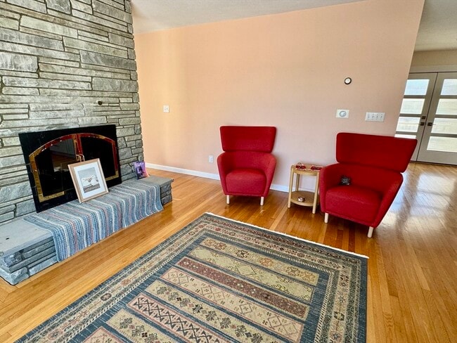 Building Photo - 124 Manomet Ave