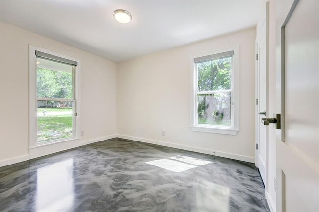 Building Photo - 3100 Ray Wood Dr