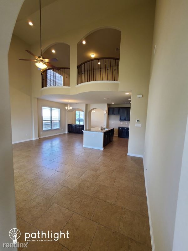 Building Photo - 5 br, 3.5 bath House - 4544 Meadow Green UNIT