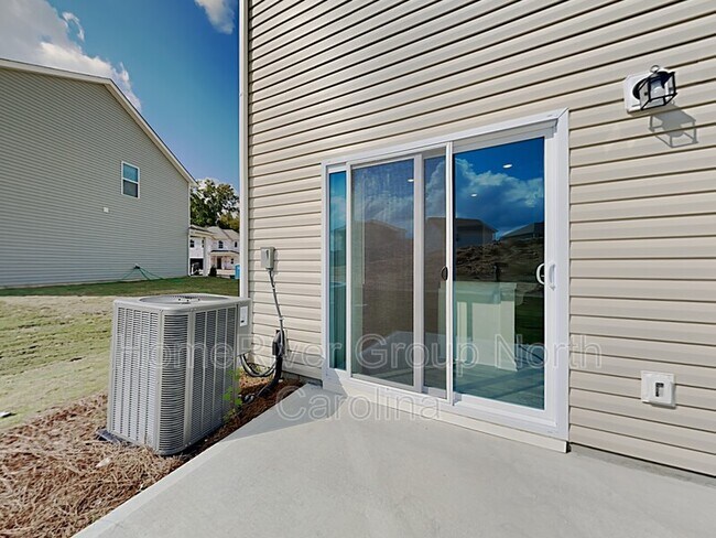 Building Photo - 746 Pointe Andrews Drive