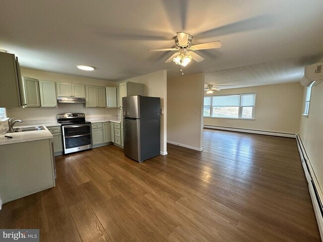 Building Photo - 623 Kriner Rd
