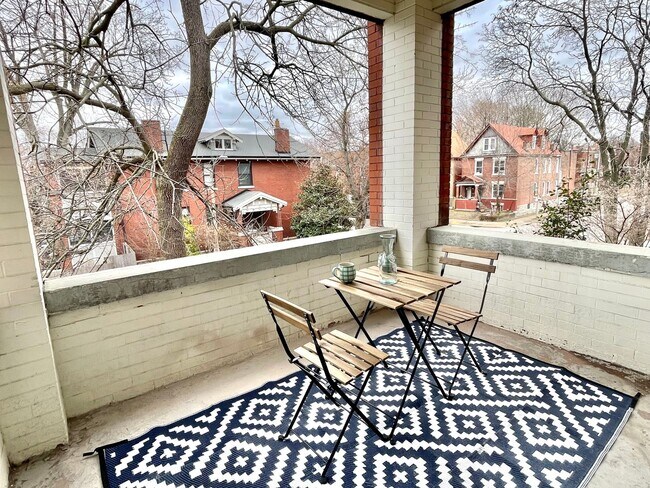 Building Photo - 2317 Klemm St