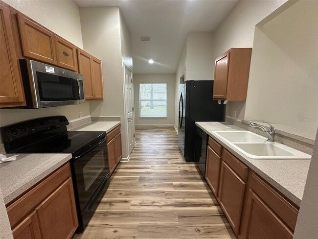 Building Photo - 14757 Wake Robin Dr