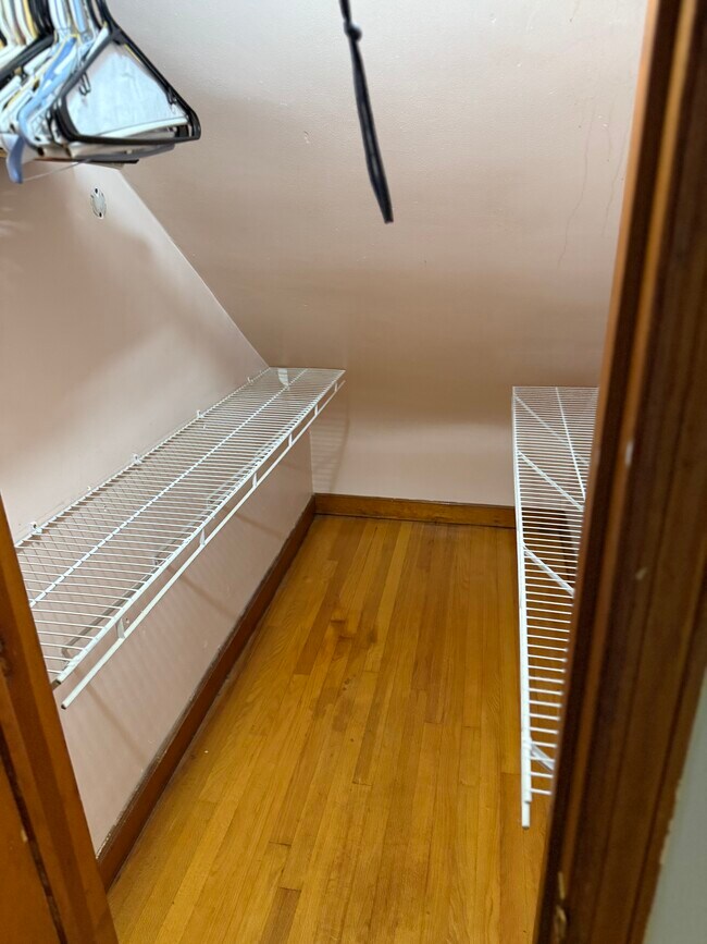 Building Photo - 7804 Banks St