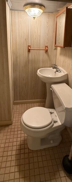 bathroom first floor - 42 Connecticut Mills Ave