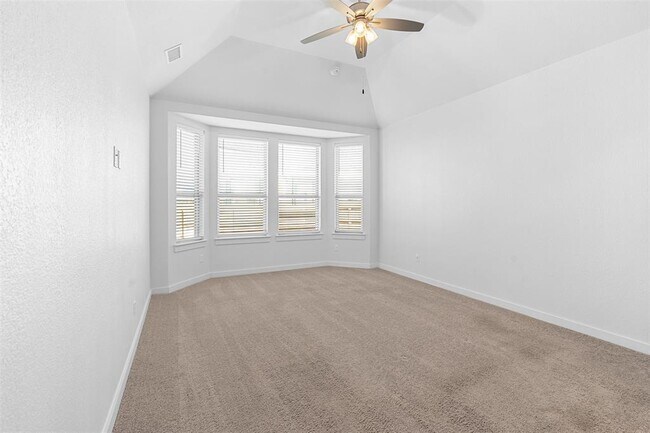 Building Photo - 121 Rangel Dr