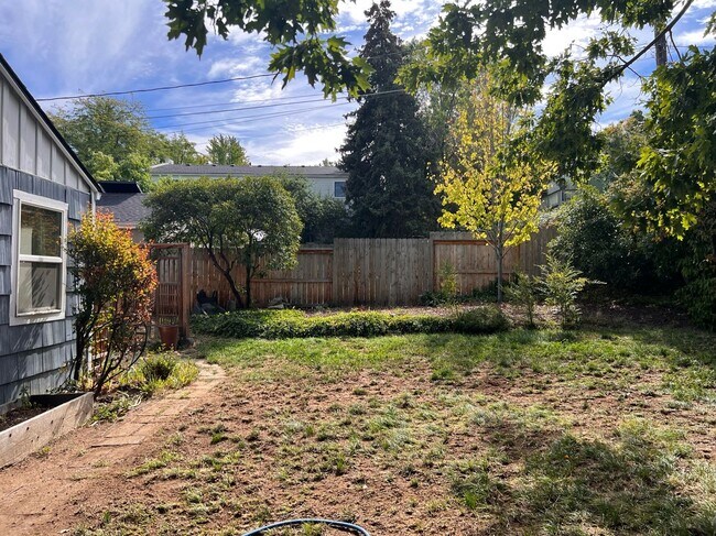 Building Photo - 509 Scenic Dr