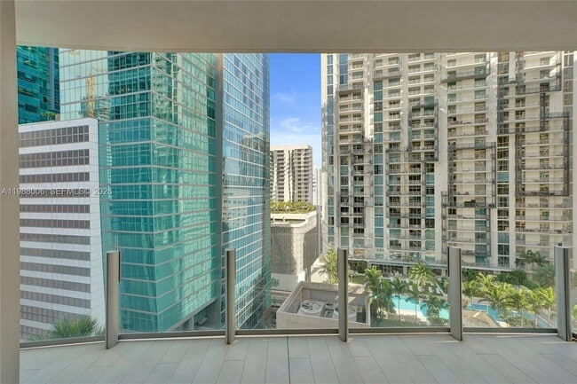 Building Photo - 300 Biscayne Blvd Way