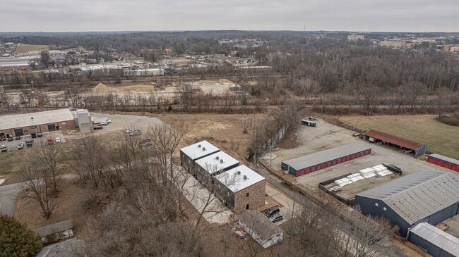 Building Photo - 325 Houghton St