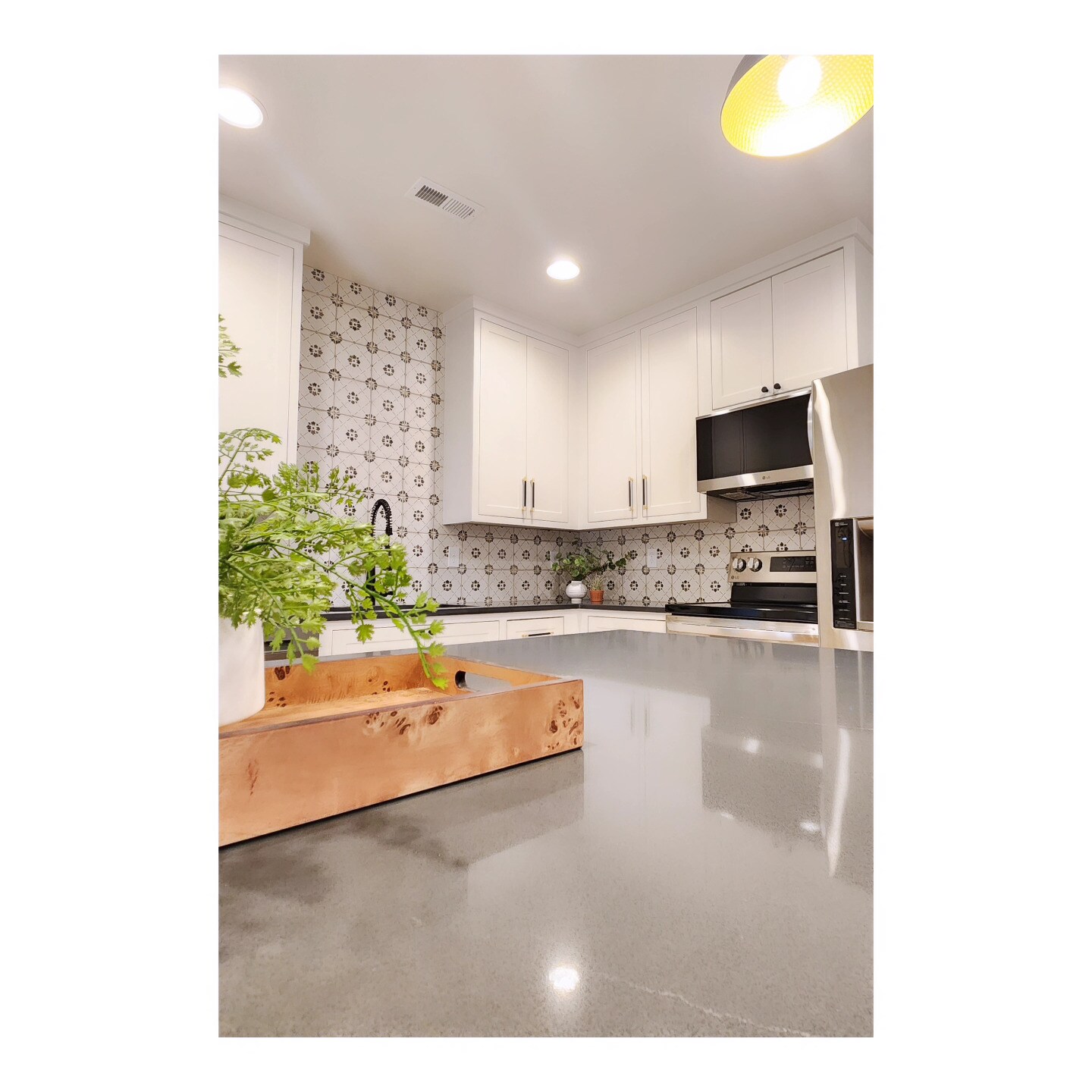 Building Photo - 107 S Moonlit Rd