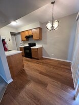 Building Photo - 180 Betty Ct