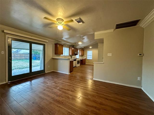 Building Photo - 2704 Buena Vista Dr